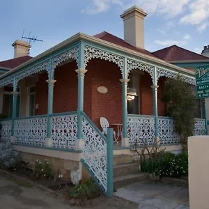 http://merrebes.top-hotels-hobart.com